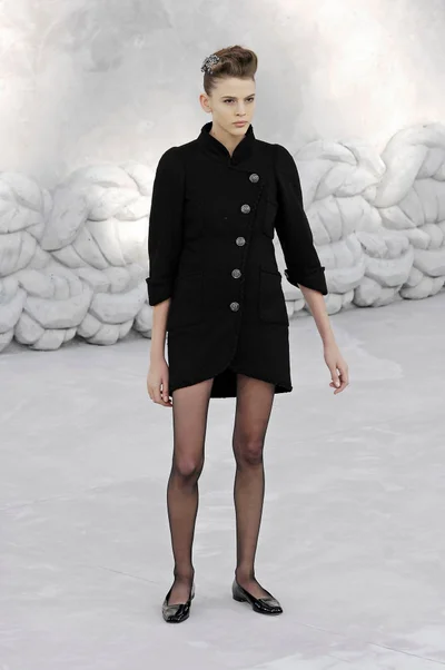 Look 10